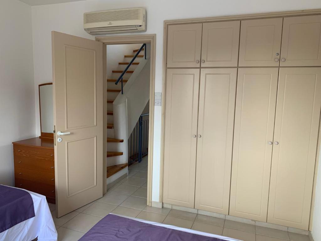 Regina Gardens - Spacious 3 Bed, 2 Bath Maisonette Paphos Kültér fotó