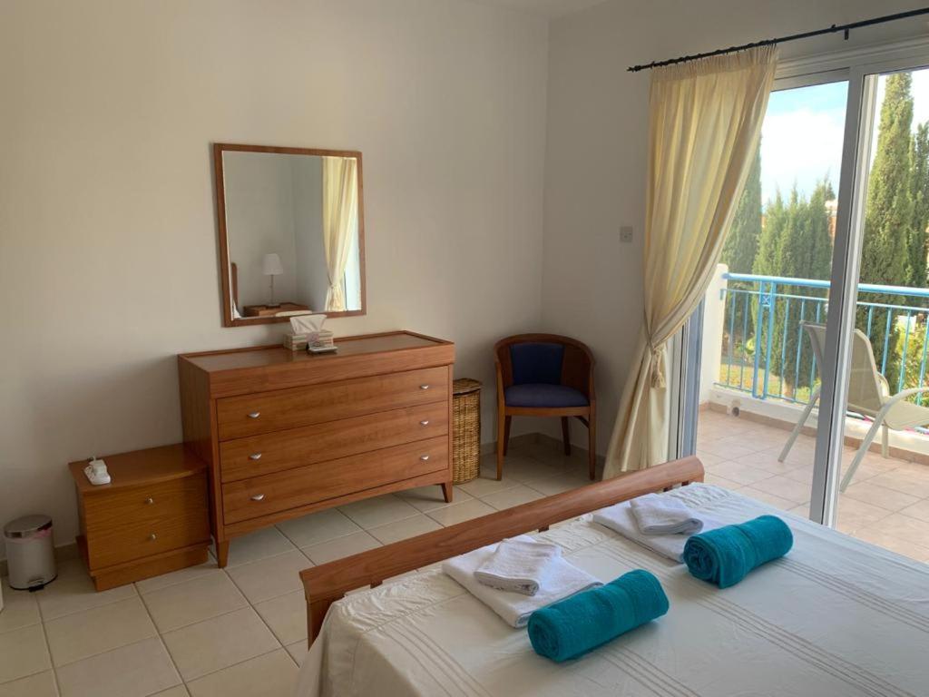 Regina Gardens - Spacious 3 Bed, 2 Bath Maisonette Paphos Kültér fotó