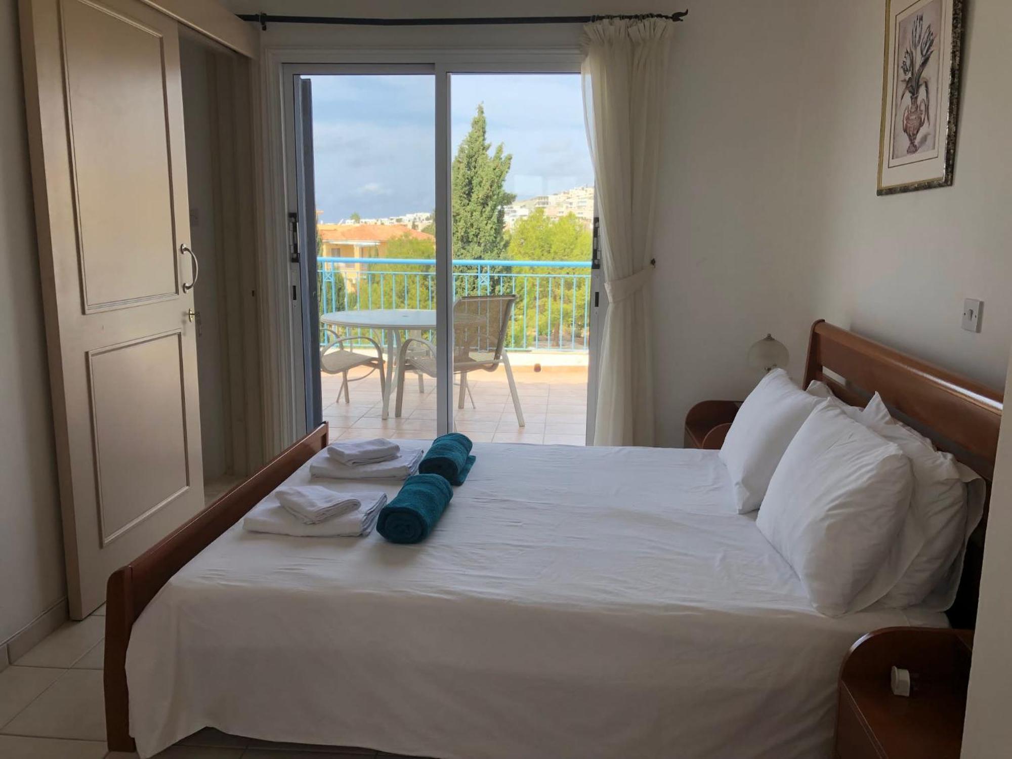 Regina Gardens - Spacious 3 Bed, 2 Bath Maisonette Paphos Kültér fotó