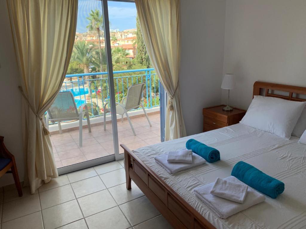 Regina Gardens - Spacious 3 Bed, 2 Bath Maisonette Paphos Kültér fotó