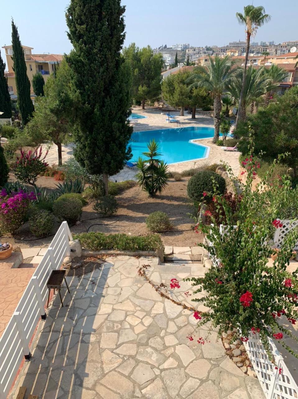 Regina Gardens - Spacious 3 Bed, 2 Bath Maisonette Paphos Kültér fotó
