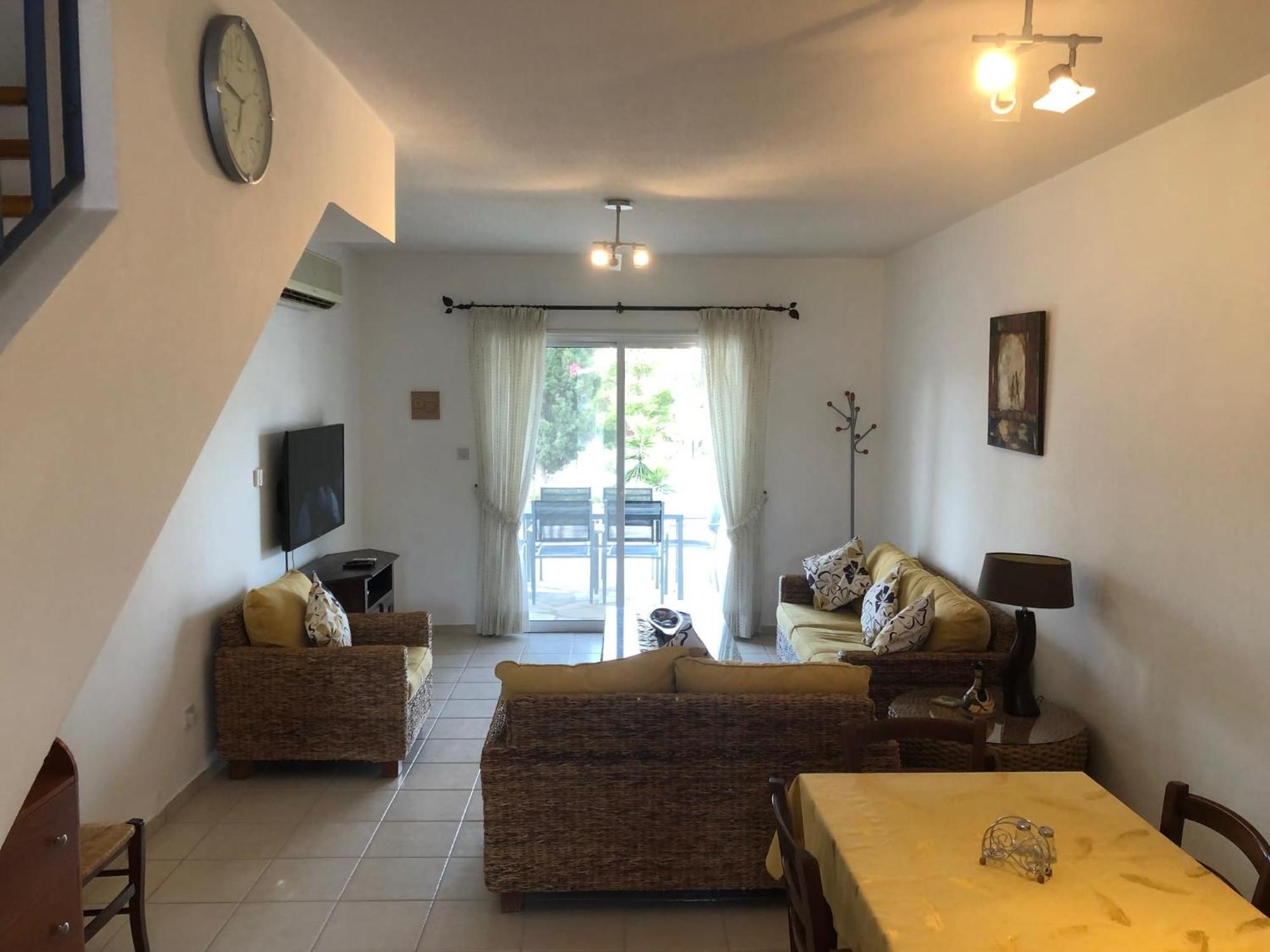 Regina Gardens - Spacious 3 Bed, 2 Bath Maisonette Paphos Kültér fotó
