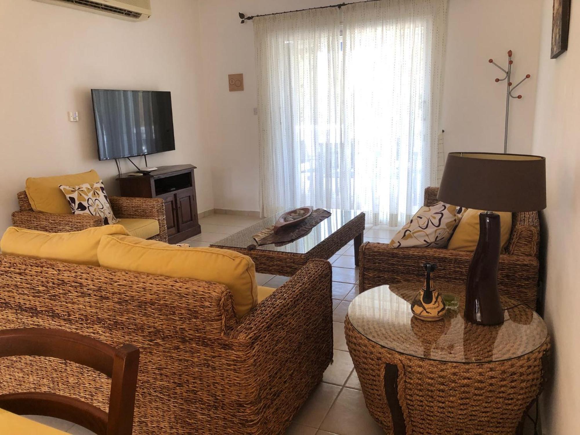 Regina Gardens - Spacious 3 Bed, 2 Bath Maisonette Paphos Kültér fotó