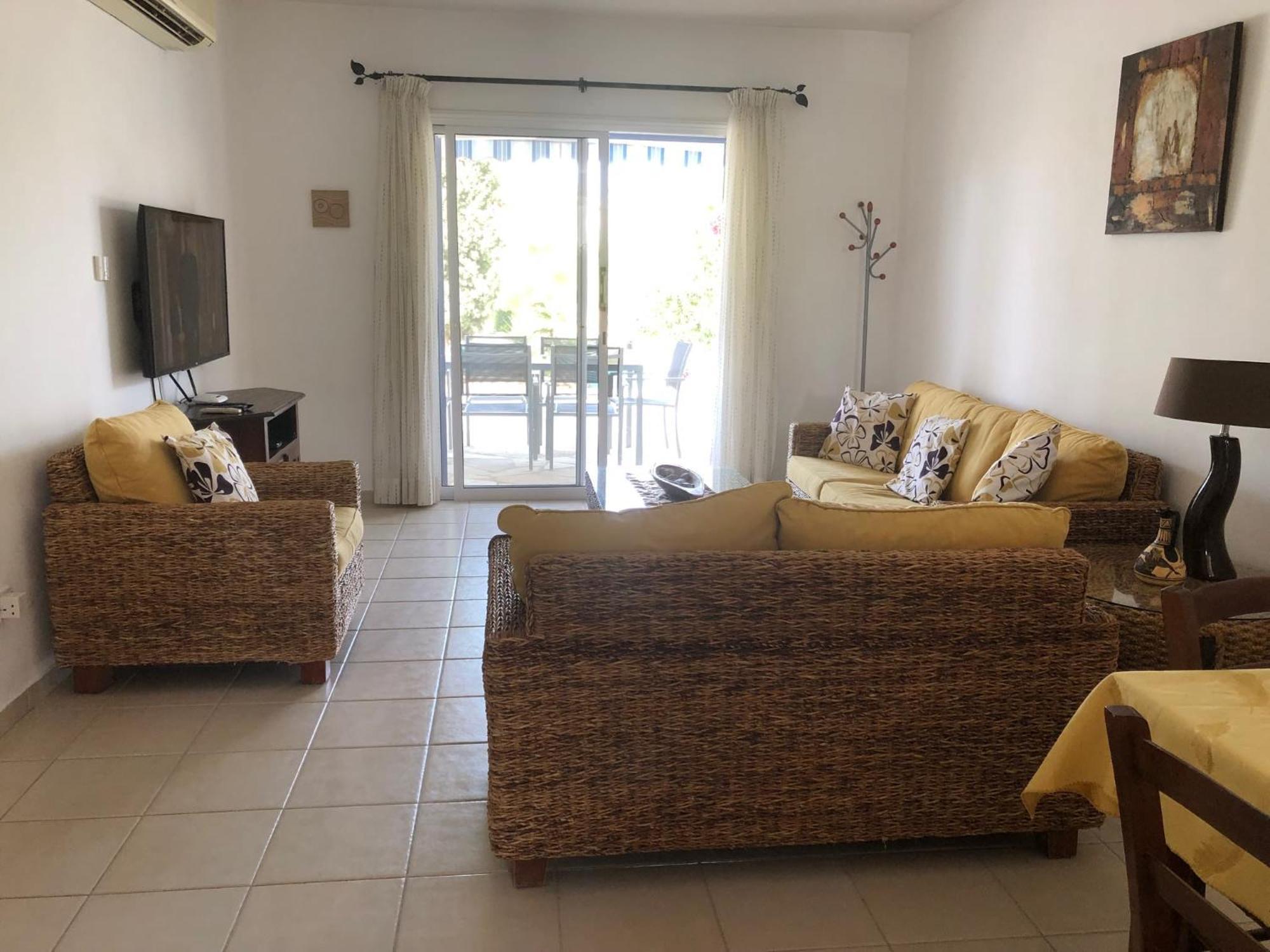 Regina Gardens - Spacious 3 Bed, 2 Bath Maisonette Paphos Kültér fotó